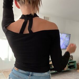 Amisu Black Long Sleeve